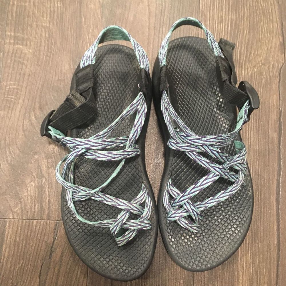 Chacos green double strap classic size 7 hiking sandals